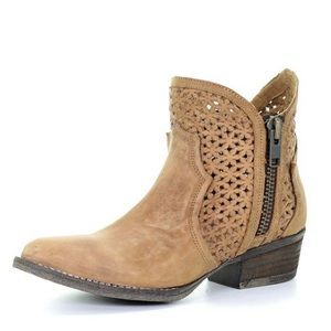 Circle G By Corral Ladies Tan Cut-Out Booties sz 7